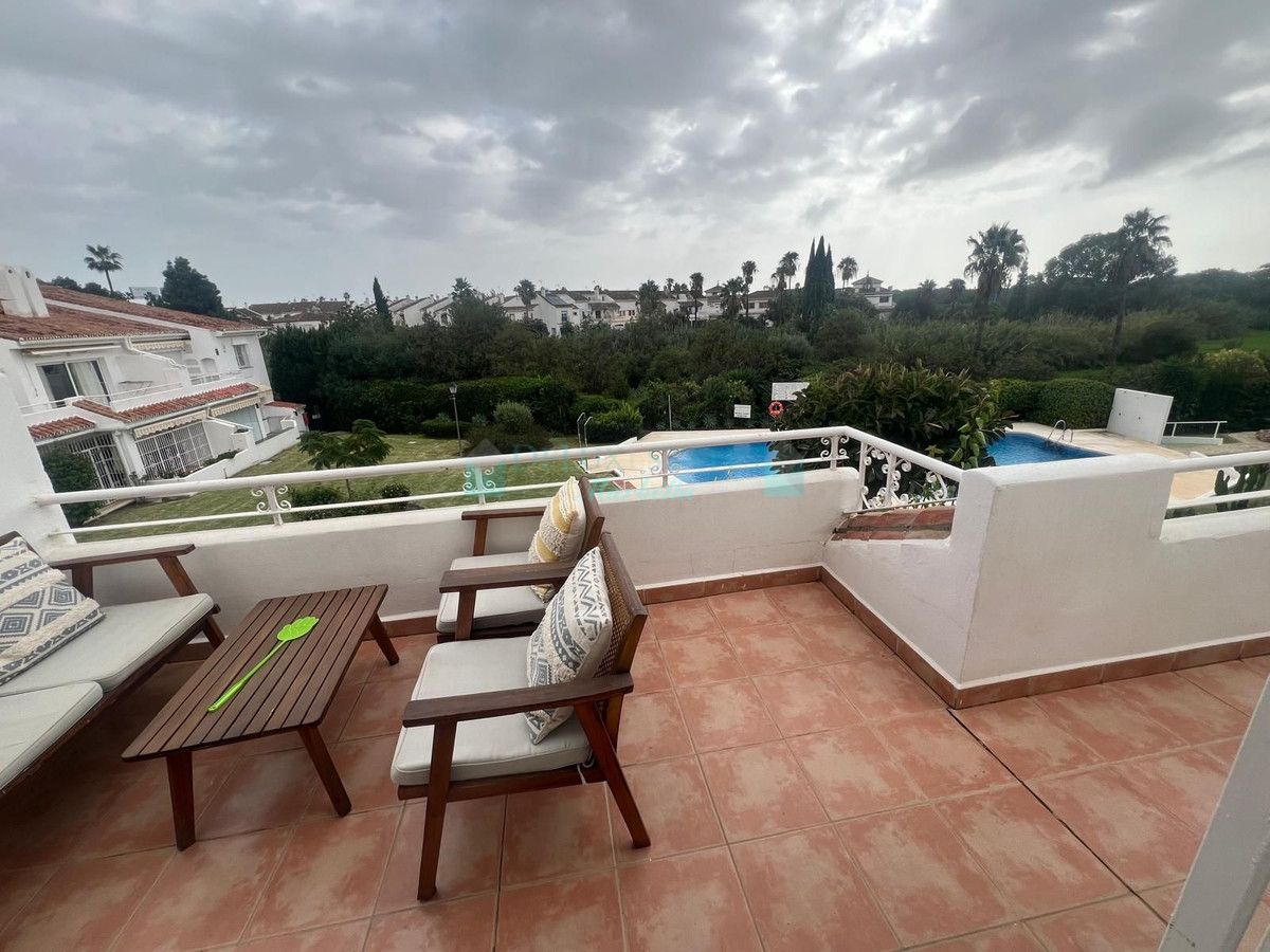 Penthouse for sale in El Paraiso, Estepona