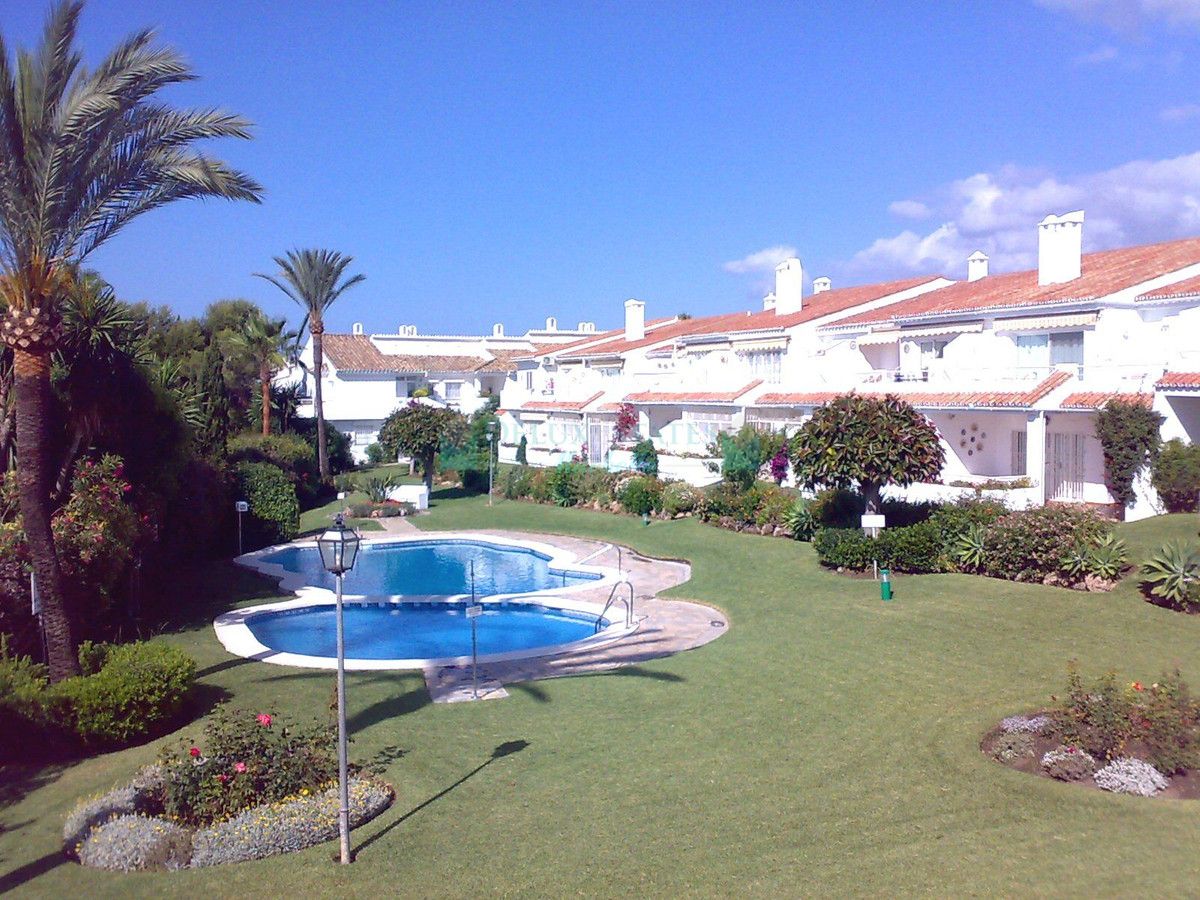 Penthouse for sale in El Paraiso, Estepona