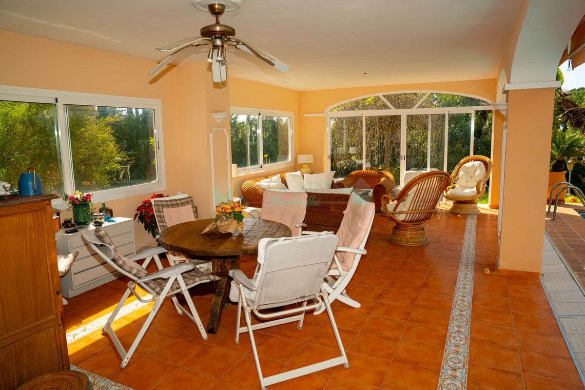 Villa en venta en Elviria, Marbella Este