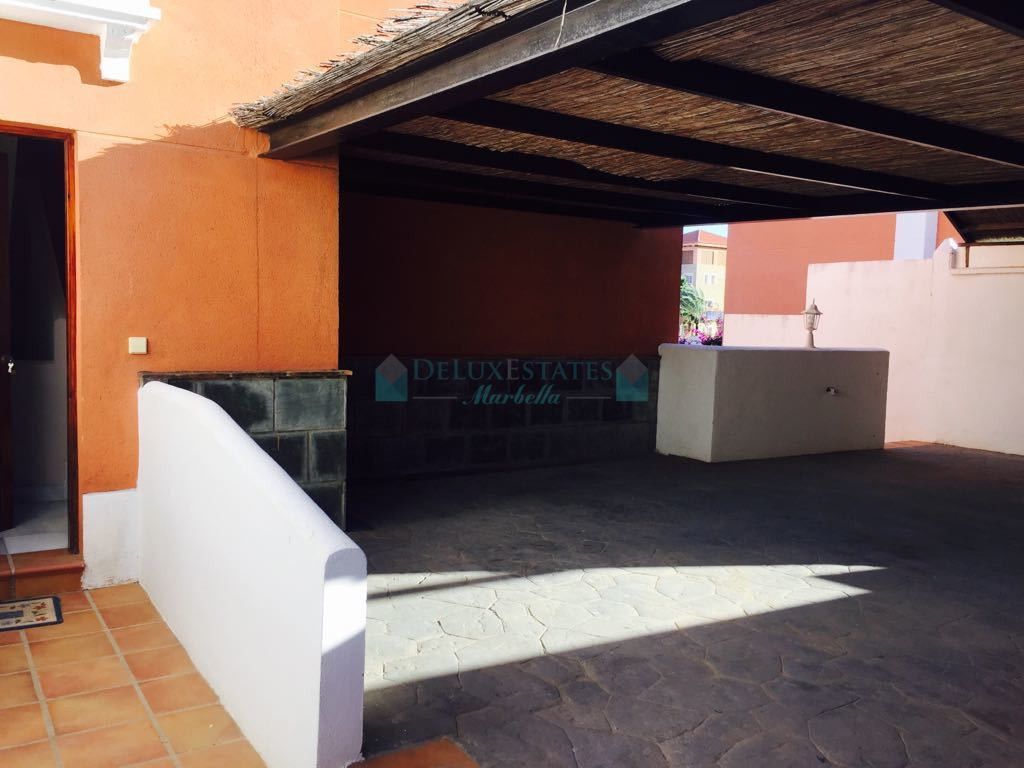 Town House for sale in Estepona