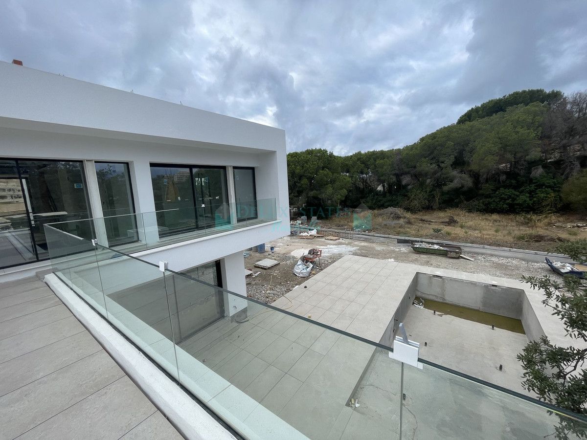 Villa en venta en Elviria, Marbella Este