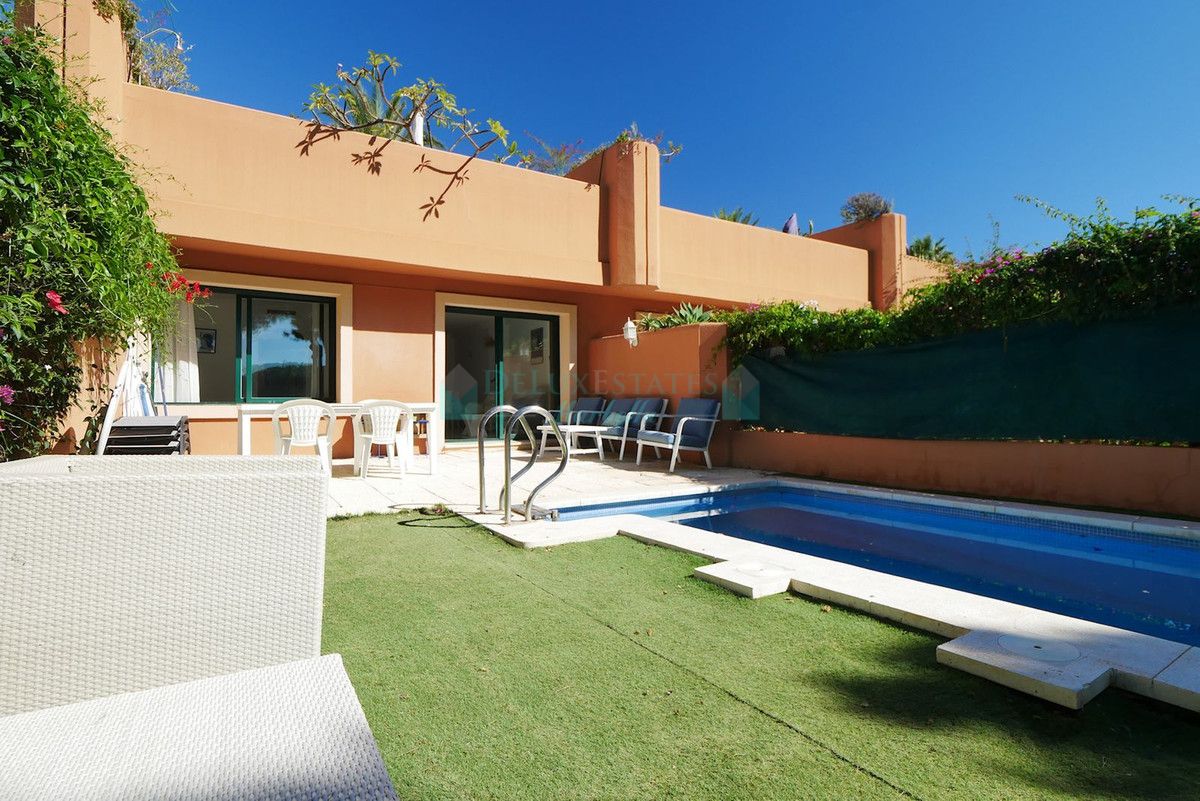 Ground Floor Apartment for sale in Cabopino, Marbella East