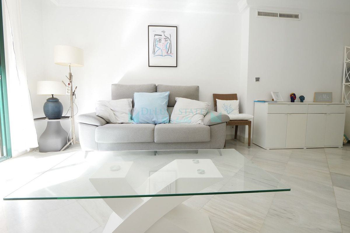 Ground Floor Apartment for sale in Cabopino, Marbella East