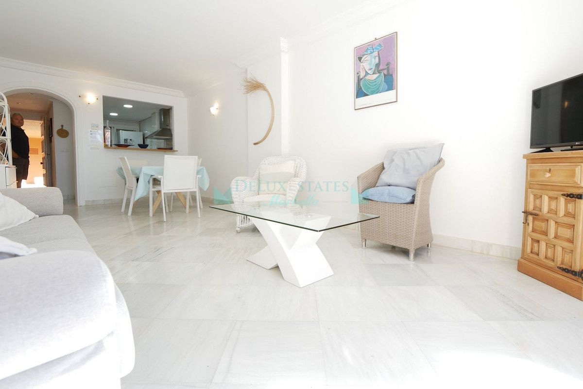 Ground Floor Apartment for sale in Cabopino, Marbella East