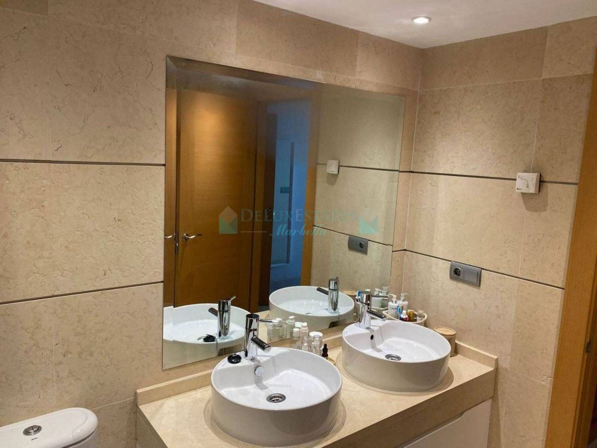 Apartment for rent in Selwo, Estepona