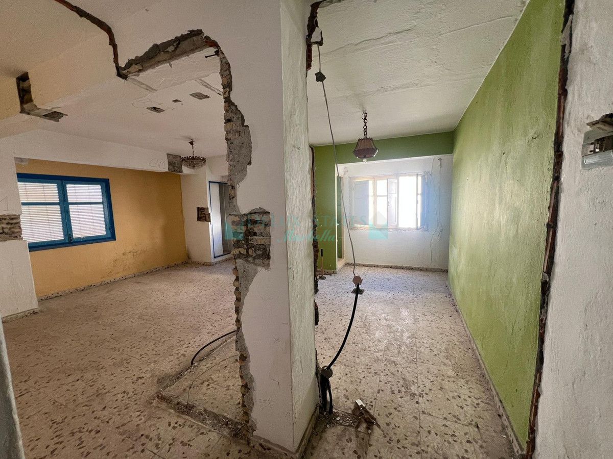 Town House for sale in Estepona