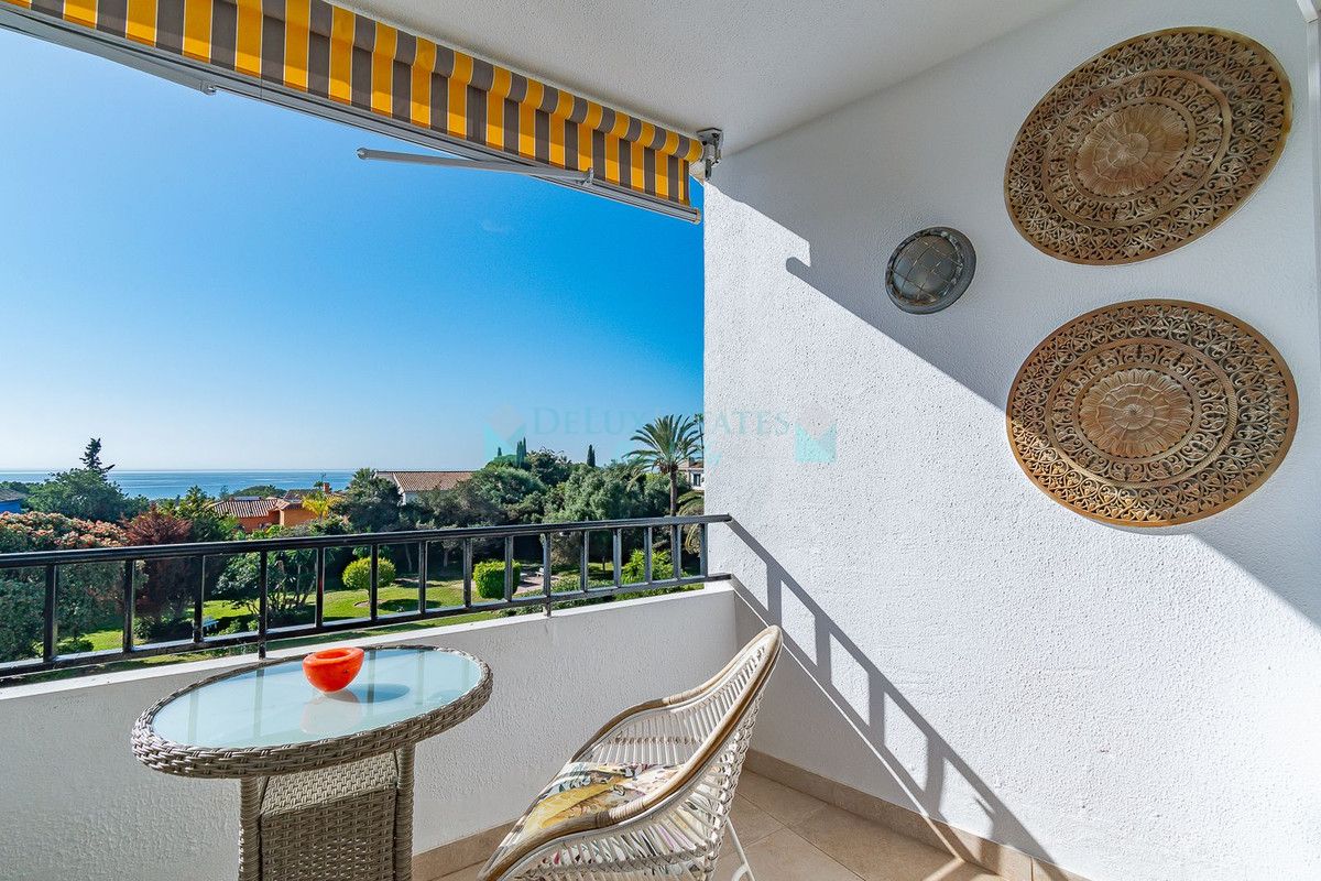 Penthouse for sale in Las Chapas, Marbella East