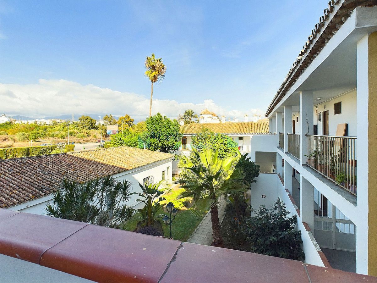 Apartment for sale in Estepona