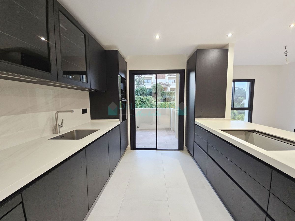 Ground Floor Apartment for rent in Benahavis