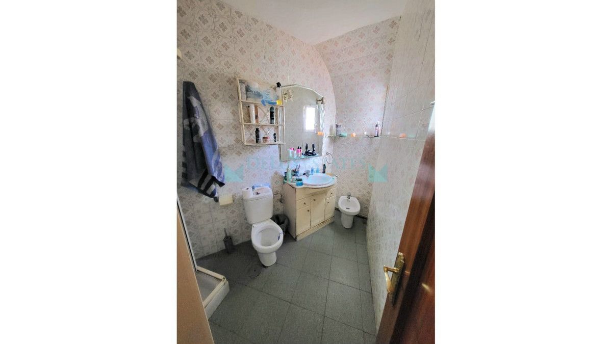 Town House for sale in Estepona