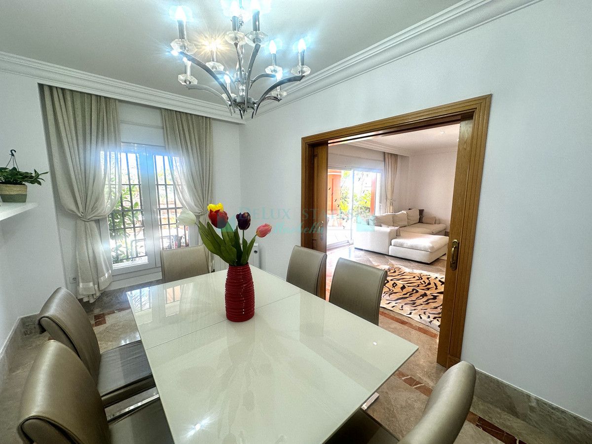Town House for sale in Santa Clara, Marbella East