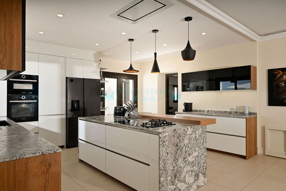 Villa en alquiler en Marbesa, Marbella Este