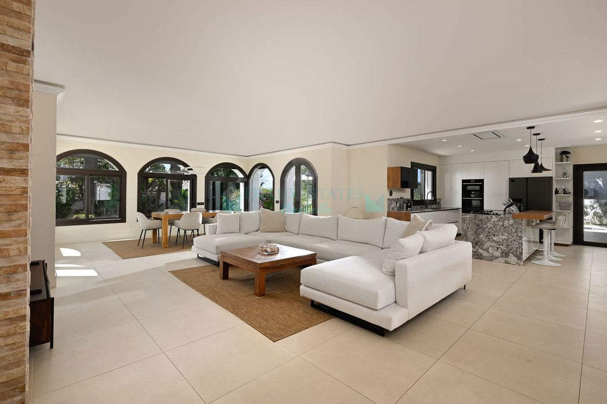 Villa en alquiler en Marbesa, Marbella Este