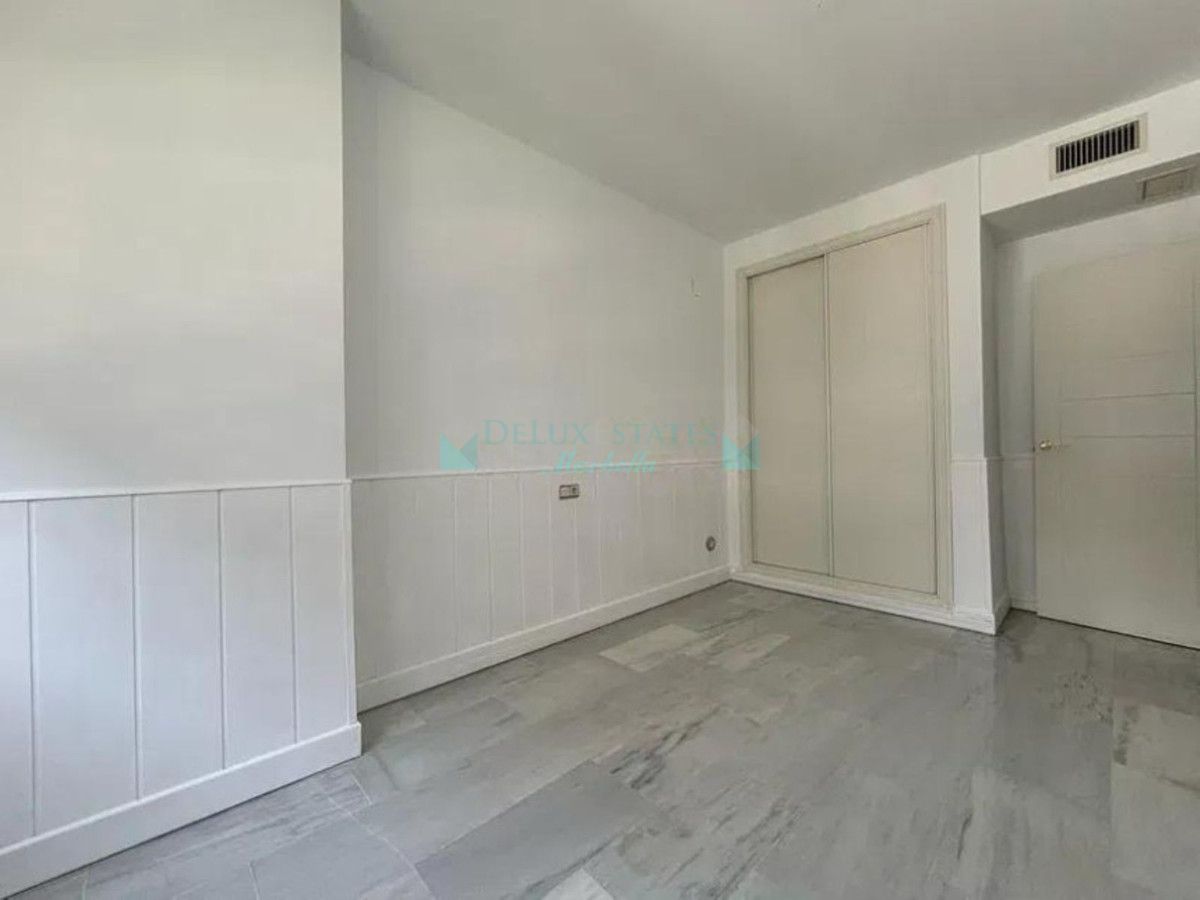 Apartamento en venta en Estepona