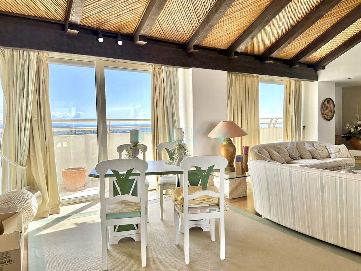 Penthouse for sale in Estepona