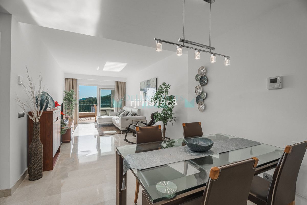 Apartment for sale in La Mairena, Marbella East