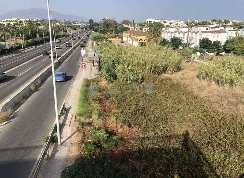 Plot for sale in Costalita, Estepona