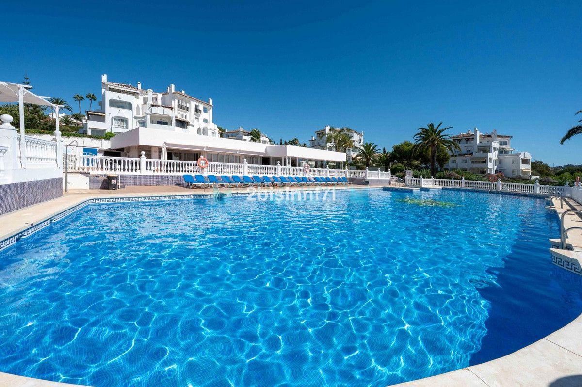Apartamento en venta en Elviria, Marbella Este