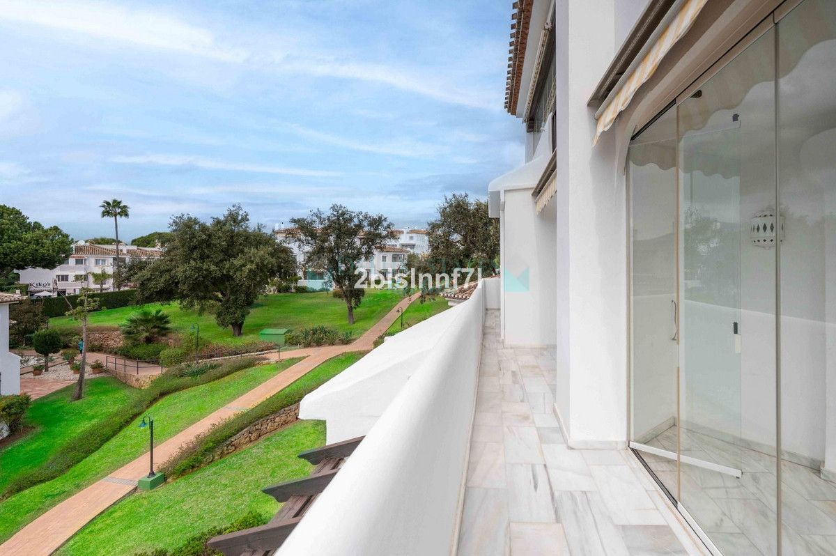 Apartamento en venta en Elviria, Marbella Este