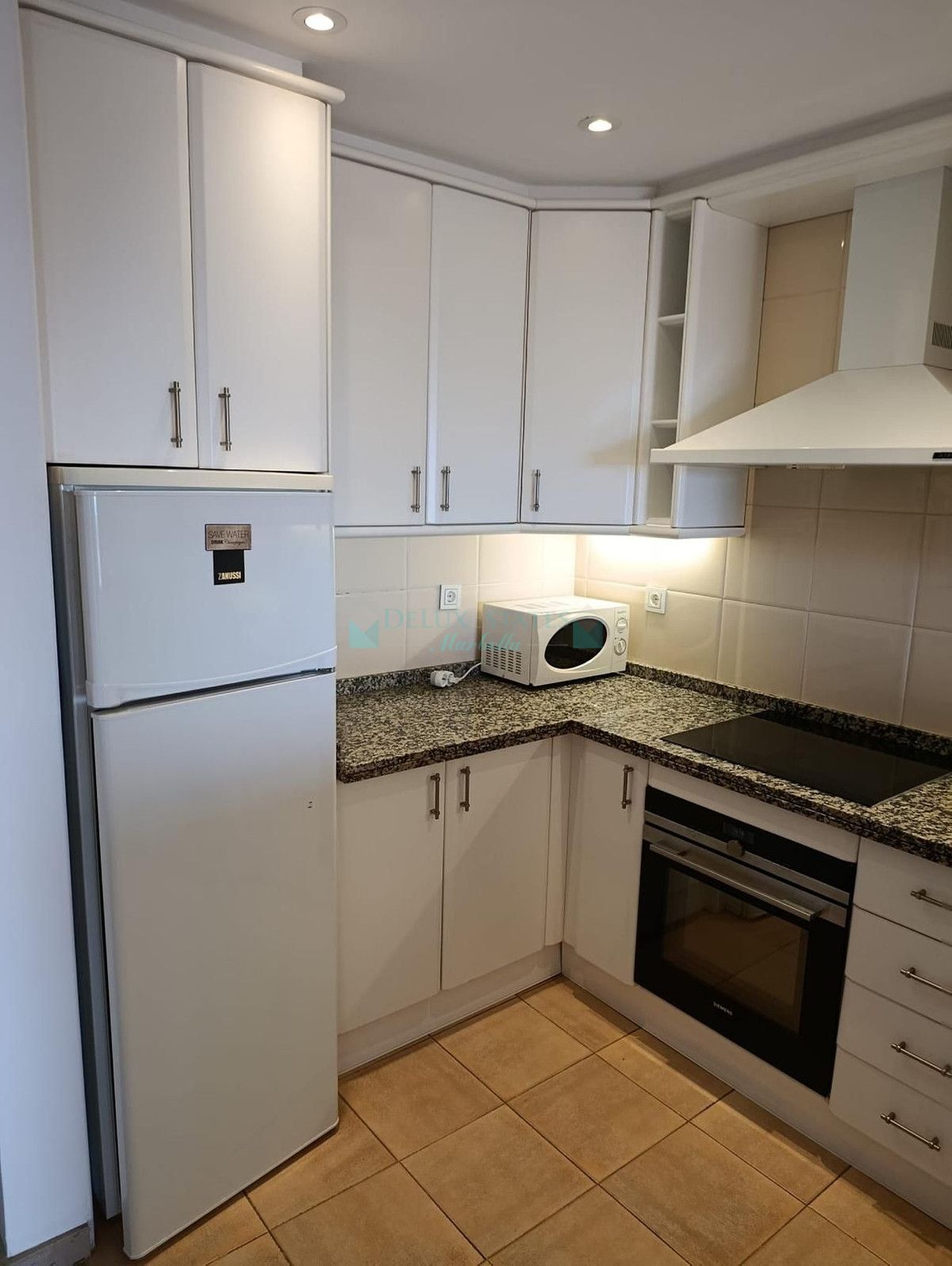 Apartment for sale in Elviria, Marbella East