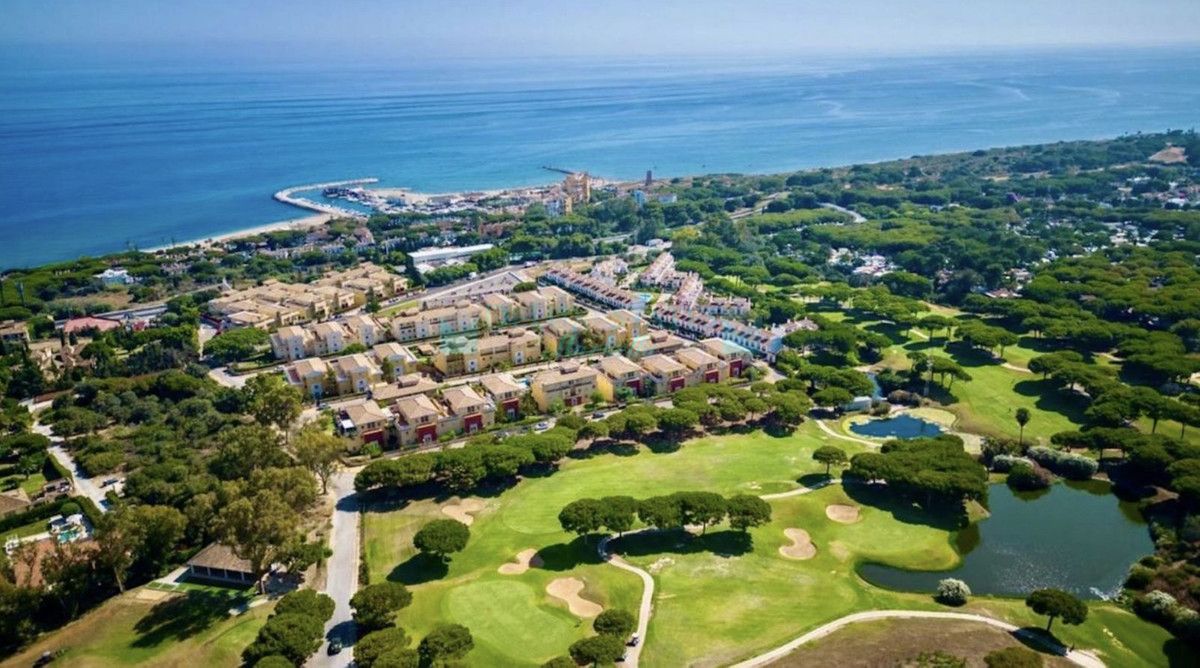 Apartamento en venta en Cabopino, Marbella Este