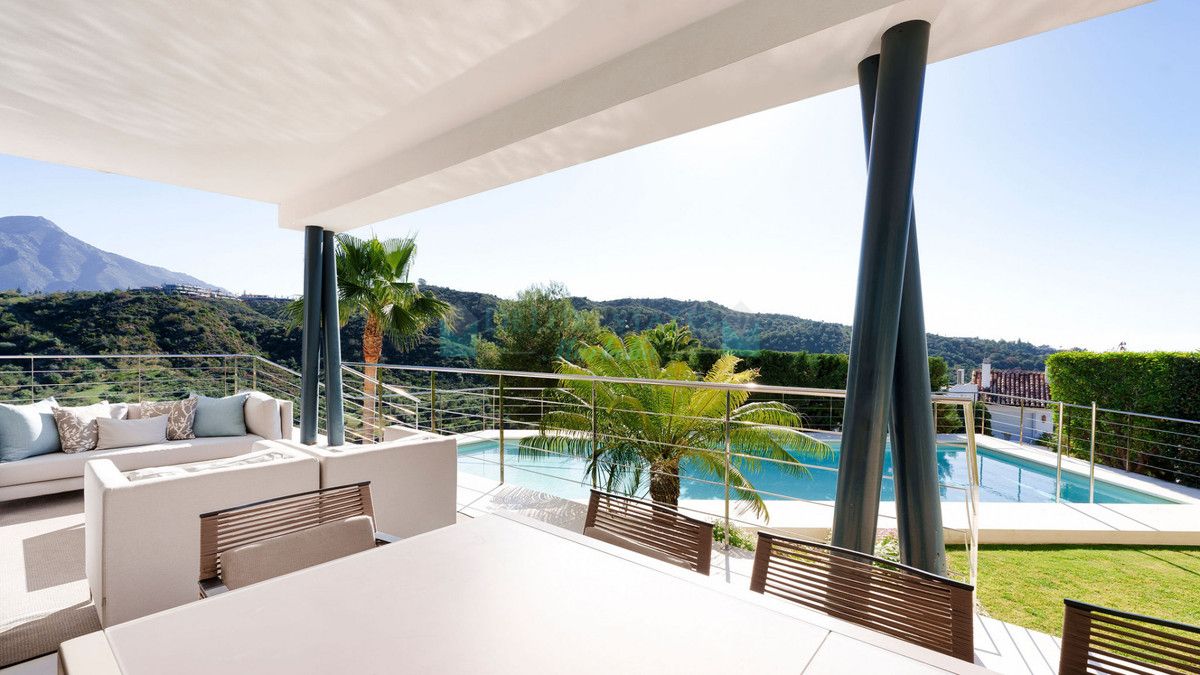 Villa for sale in Benahavis