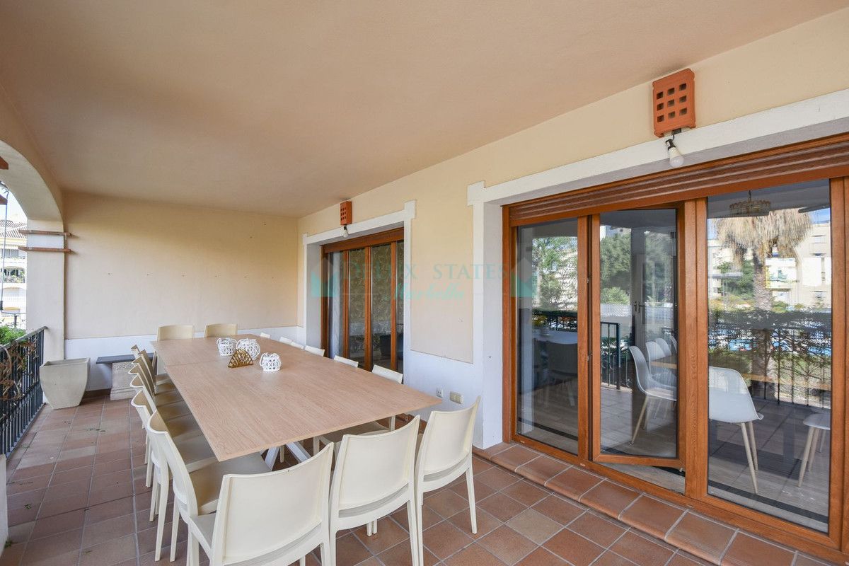 Semi Detached Villa for sale in Marbella