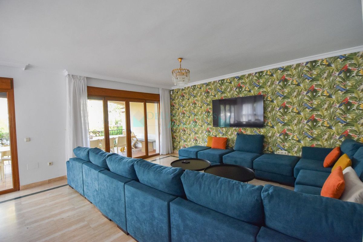 Villa Pareada en venta en Marbella