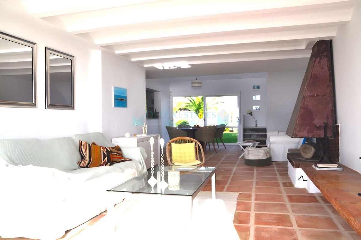 Villa en venta en Estepona