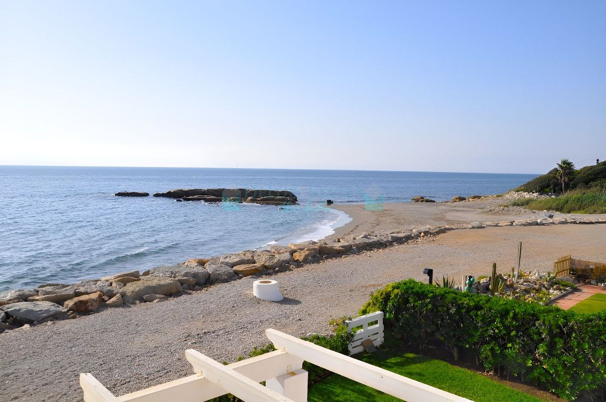 Villa en venta en Estepona