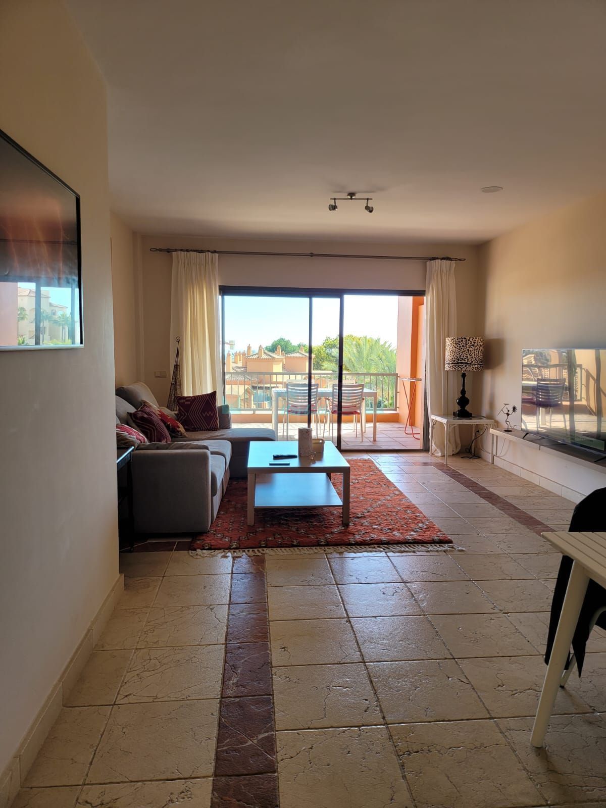 Apartamento en venta en Atalaya, Estepona