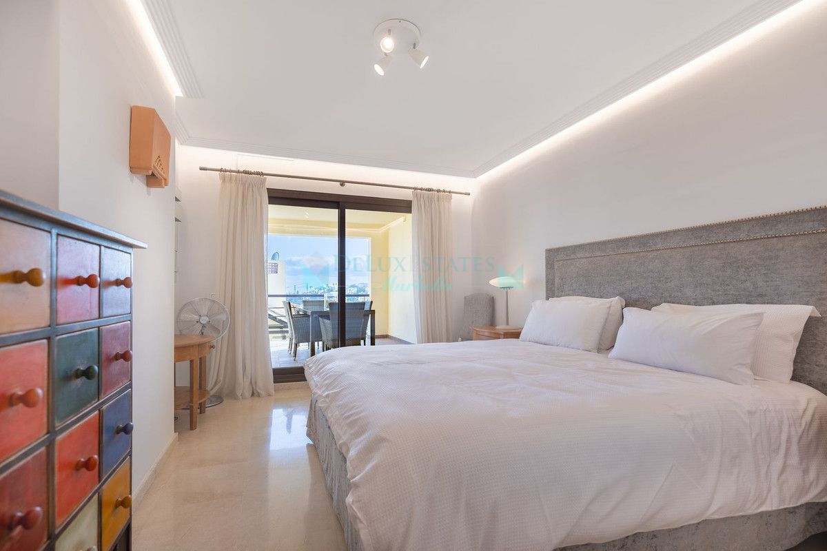 Apartamento Planta Baja en alquiler en Los Arqueros, Benahavis