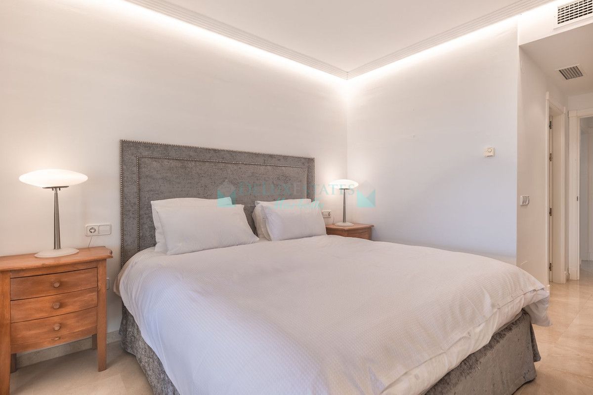 Apartamento Planta Baja en alquiler en Los Arqueros, Benahavis