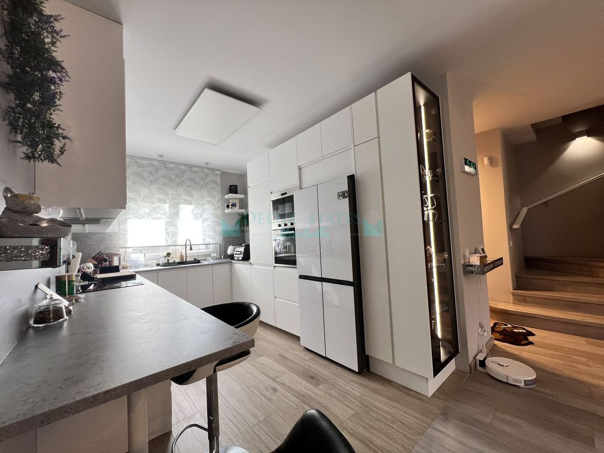 Town House for sale in Estepona