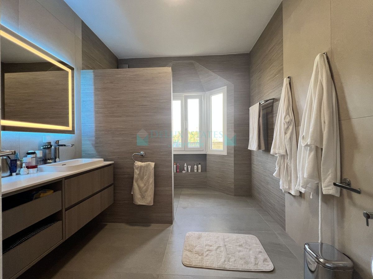 Town House for sale in Estepona