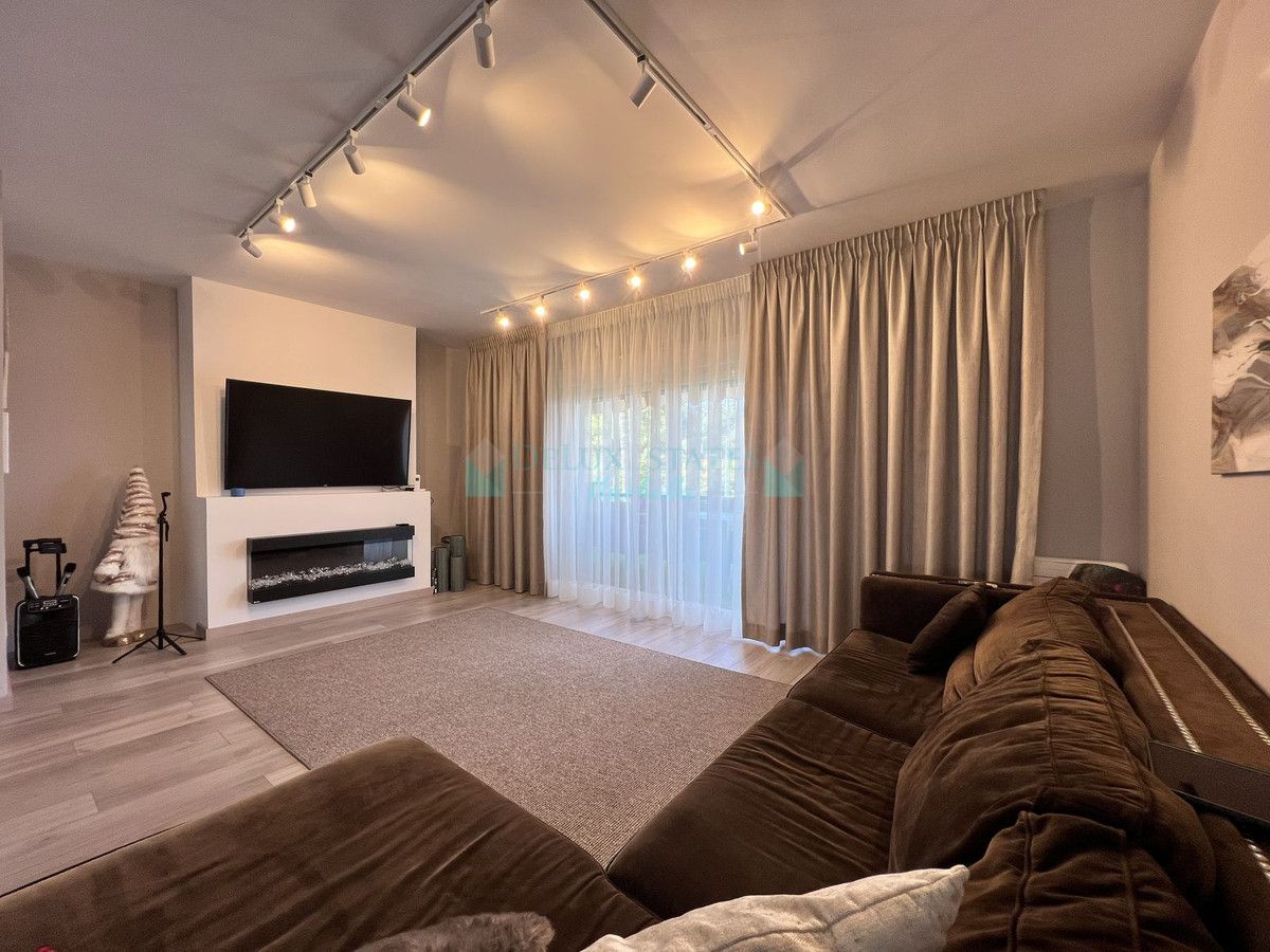 Town House for sale in Estepona