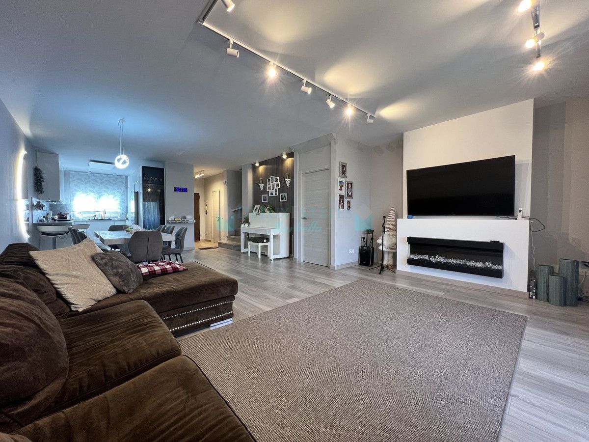 Town House for sale in Estepona