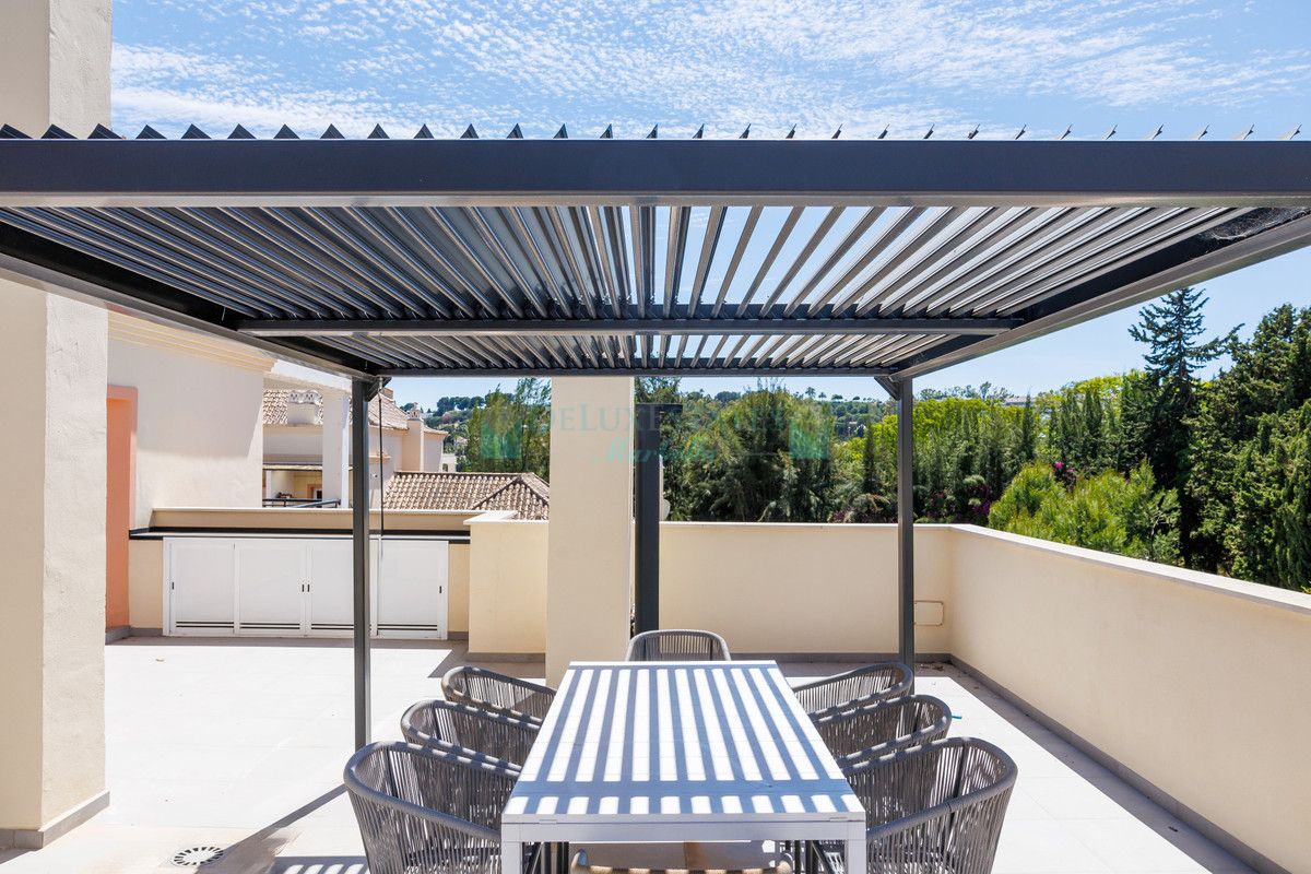 Penthouse for sale in Nueva Andalucia