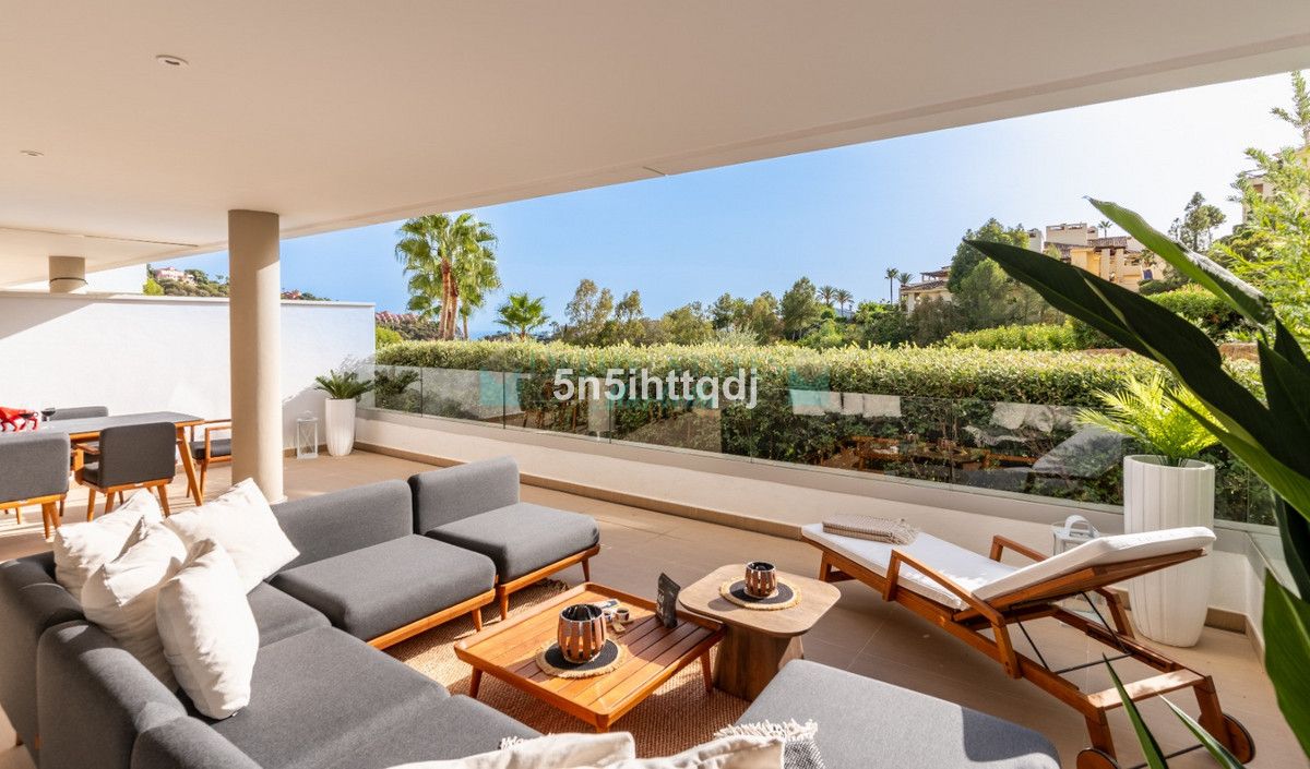 Ground Floor Apartment for sale in Benahavis