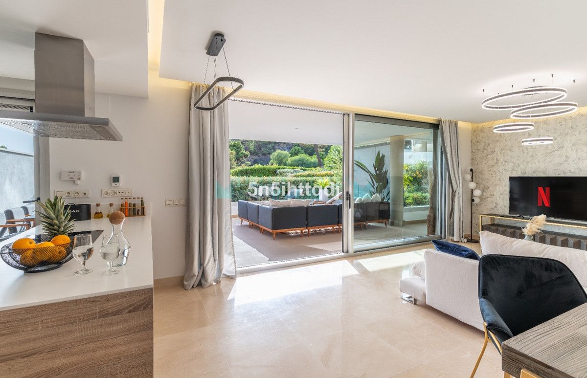 Ground Floor Apartment for sale in Benahavis