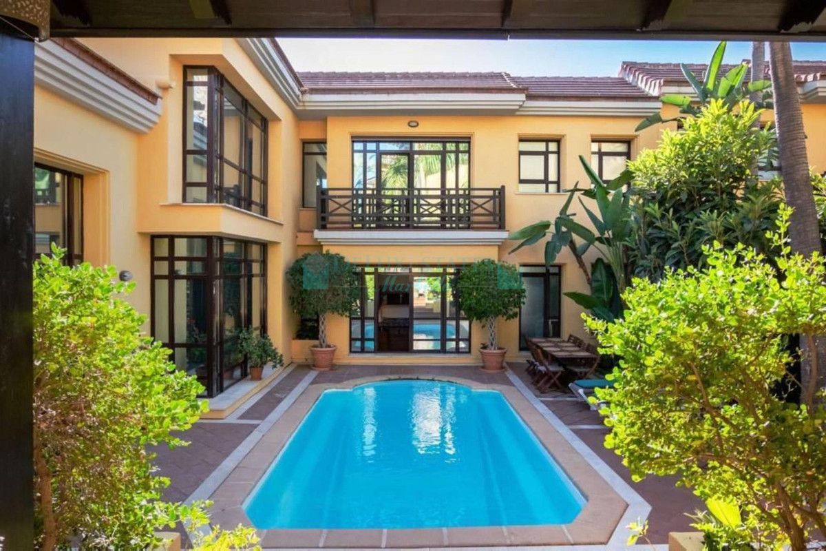 Villa for rent in Bahia de Marbella, Marbella East