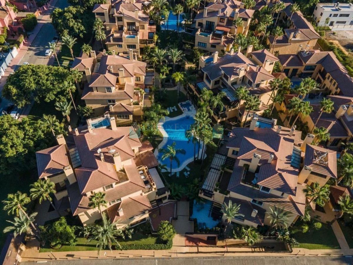 Villa for rent in Bahia de Marbella, Marbella East