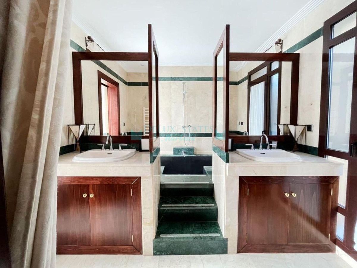 Villa for rent in Bahia de Marbella, Marbella East