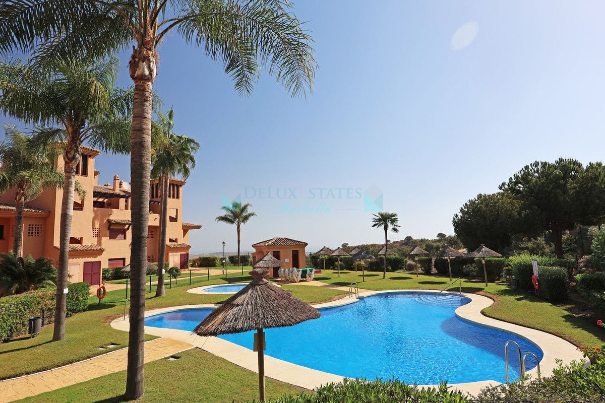 Apartamento Planta Baja en venta en La Mairena, Marbella Este