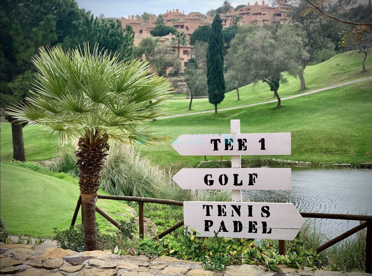 Apartamento Planta Baja en venta en La Mairena, Marbella Este