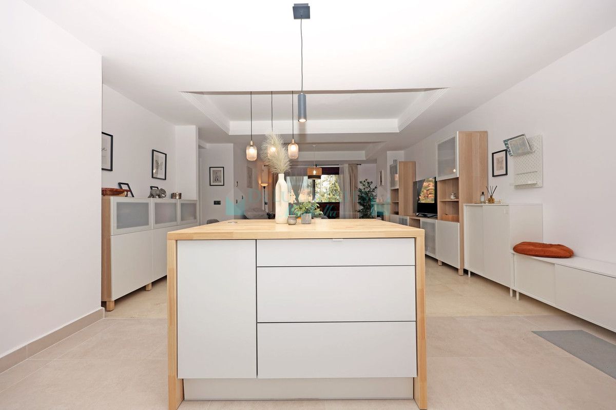 Apartamento Planta Baja en venta en La Mairena, Marbella Este