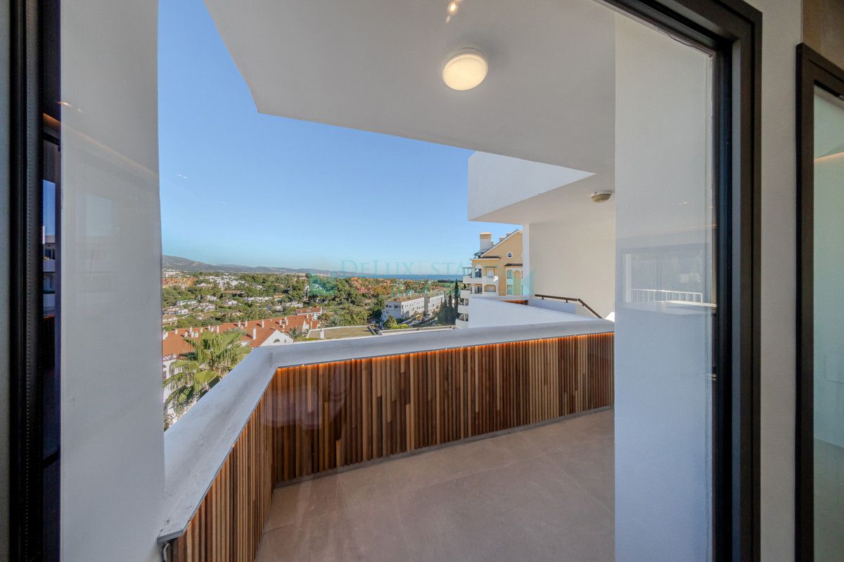 Penthouse for sale in Nueva Andalucia