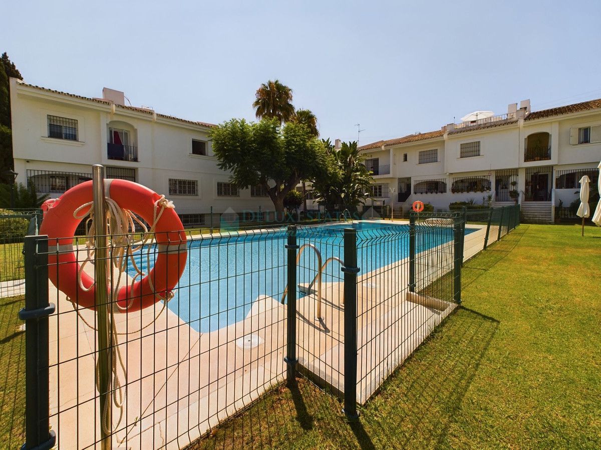 Town House for sale in Aloha, Nueva Andalucia