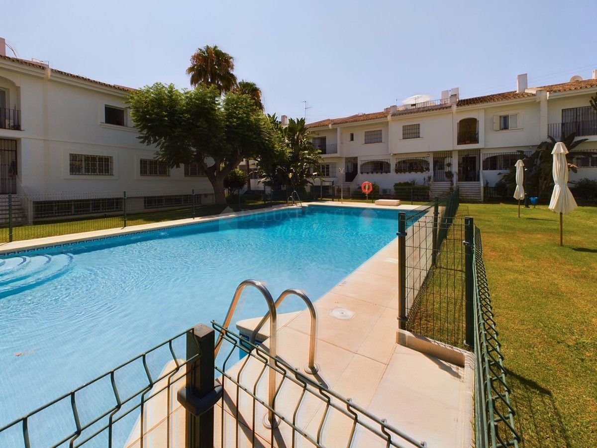 Town House for sale in Aloha, Nueva Andalucia