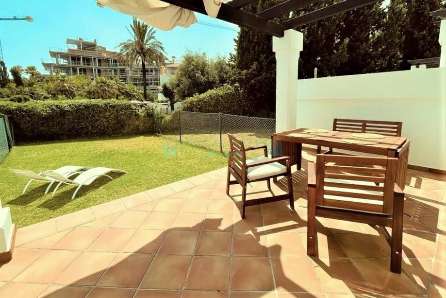 Town House for rent in Estepona